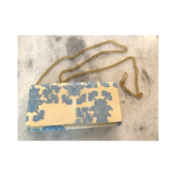 VIVO Shagreen Clutch with Chain - Picture 6 of 6